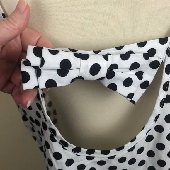 NWT Kiwi Tucker Black & White Polka Dot Tank w/Cutout Back & Bow - Size Medium - Picture 5 of 9